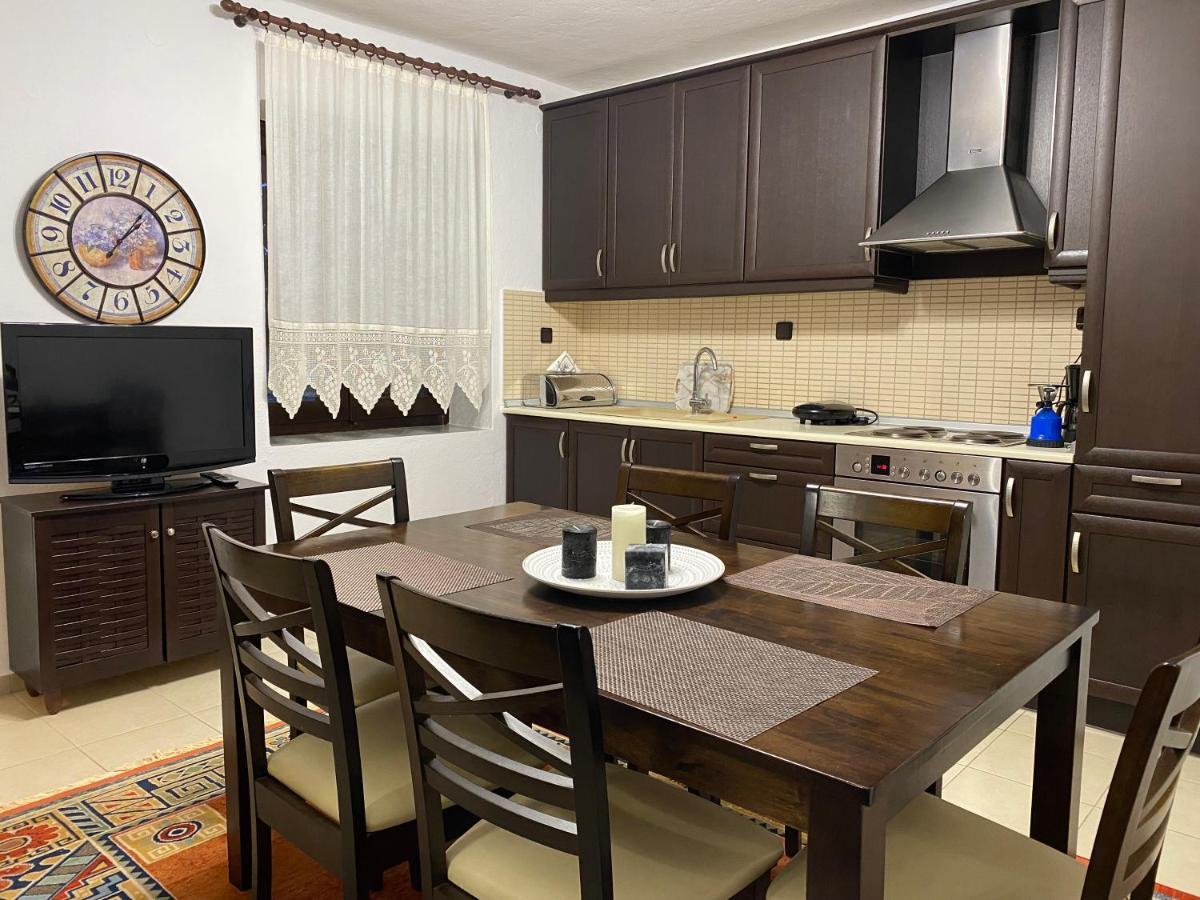 Sarakinas Farm House 卡兰巴卡 外观 照片